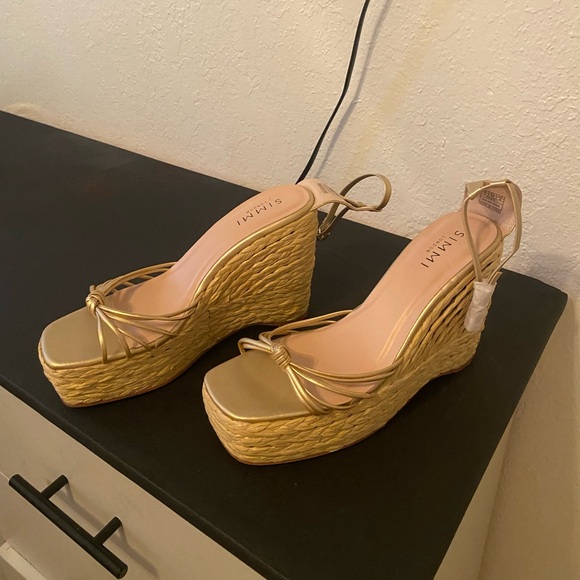 Heels - Picture 2 of 2